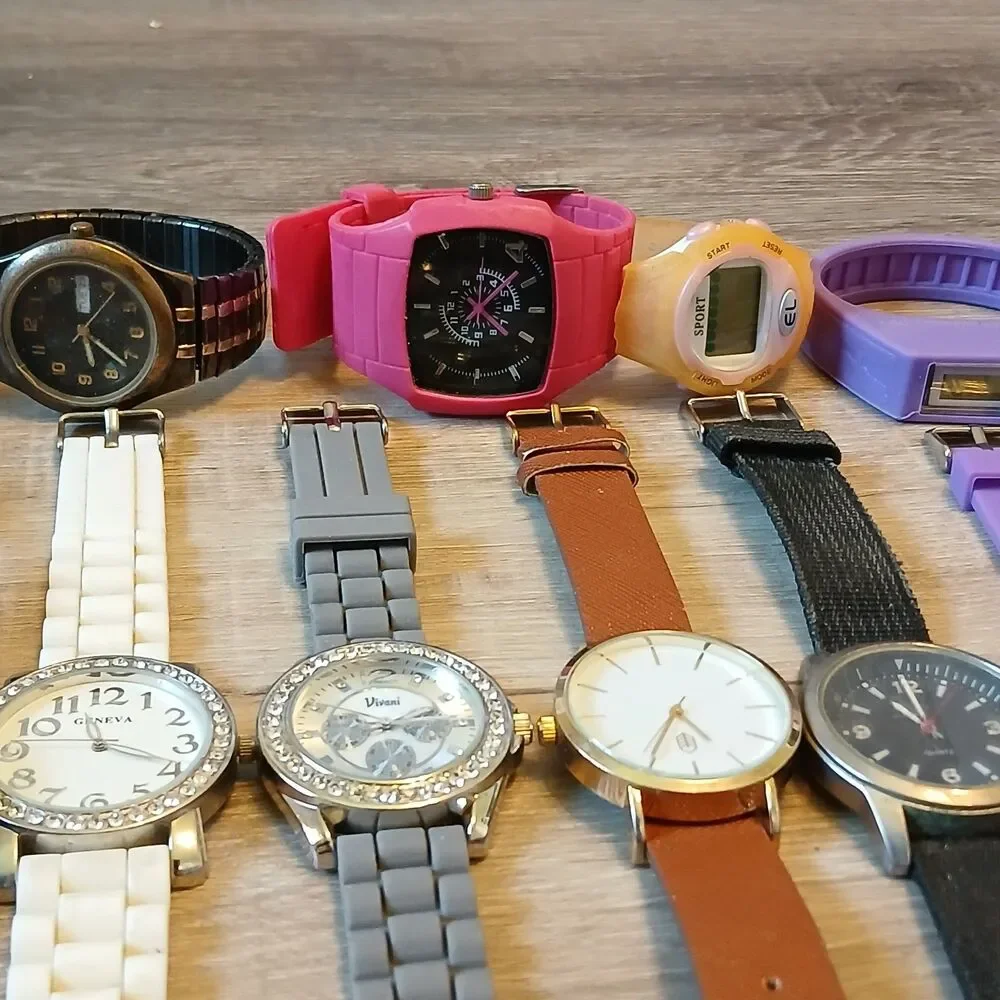 Huge Watch Lot of 40+ Mixed Brands Vintage & Modern Parts/Repair Untested-Box D6